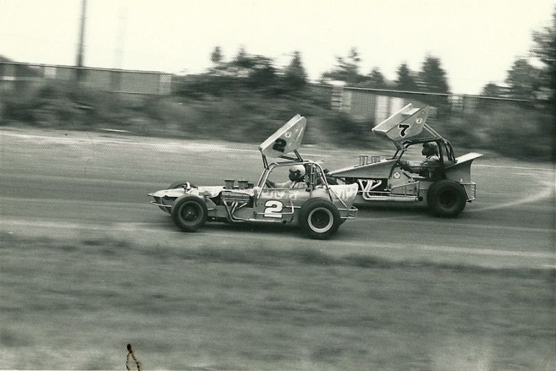 554_1976_Spanaway_Speedway_Doug_Larson_2_Roy_Smith_7_Barb_Evans_Photo-703-800-600-80.jpg